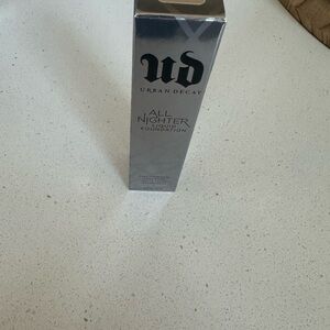 Urban Decay Shade 3.5 Foundation in Silver Box